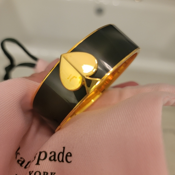 Kate Spade hinge clasp closure - Picture 4 of 6